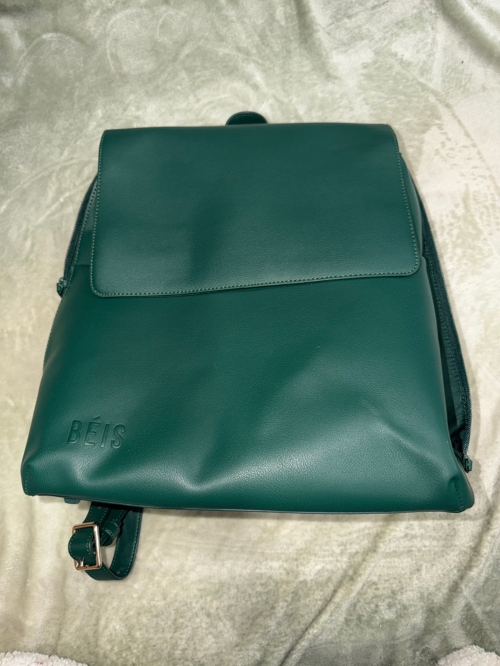 BEIS The Wicked Backpack
in Wicked Green - Picture 2 of 14